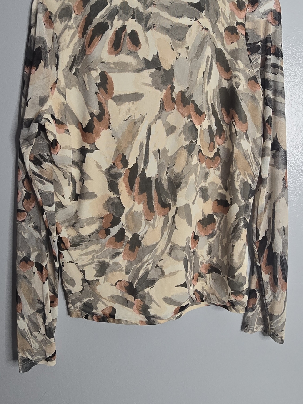 Cyrus Neutral Abstract Print Mesh Ruched V-Neck Top - Picture 5 of 6